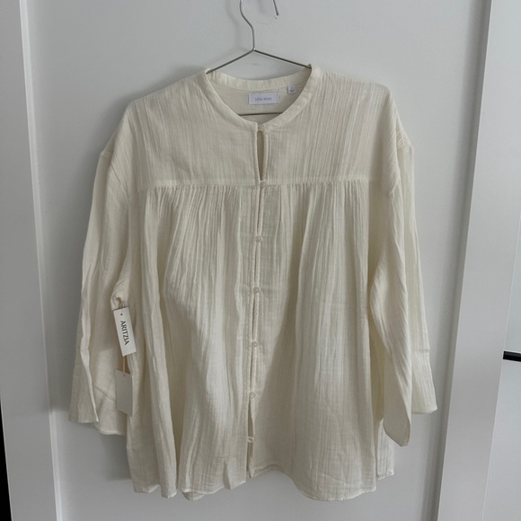 Aritzia button down blouse - NWT - Picture 4 of 9